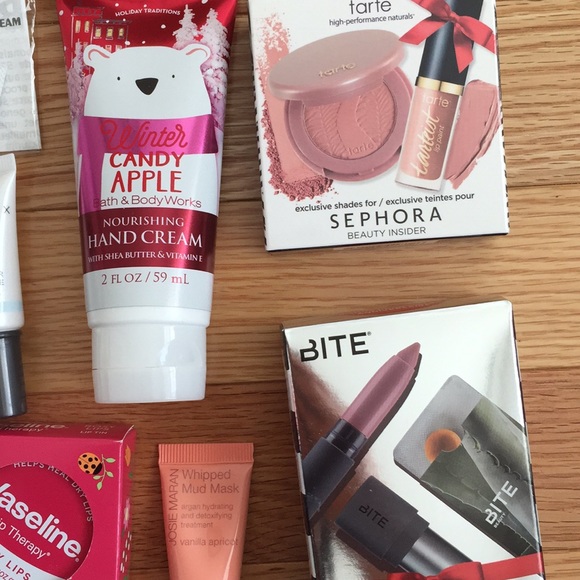 Makeup & skincare bundle + FREE GIFT 🎁 - Picture 3 of 8